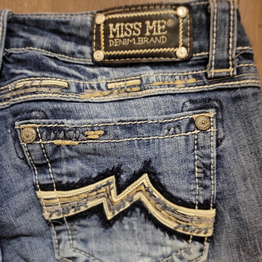 Miss Me womens Capris